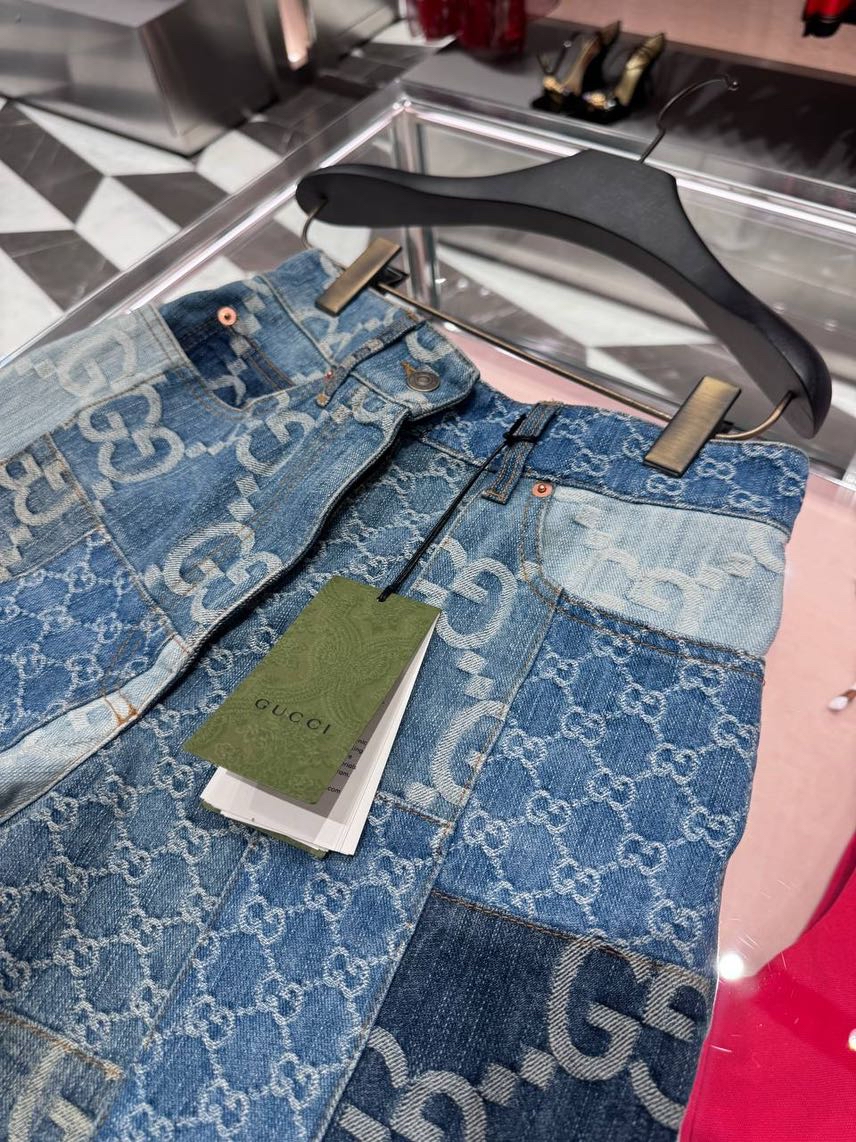 GUCCI Shorts side view - Women's luxury Clothes