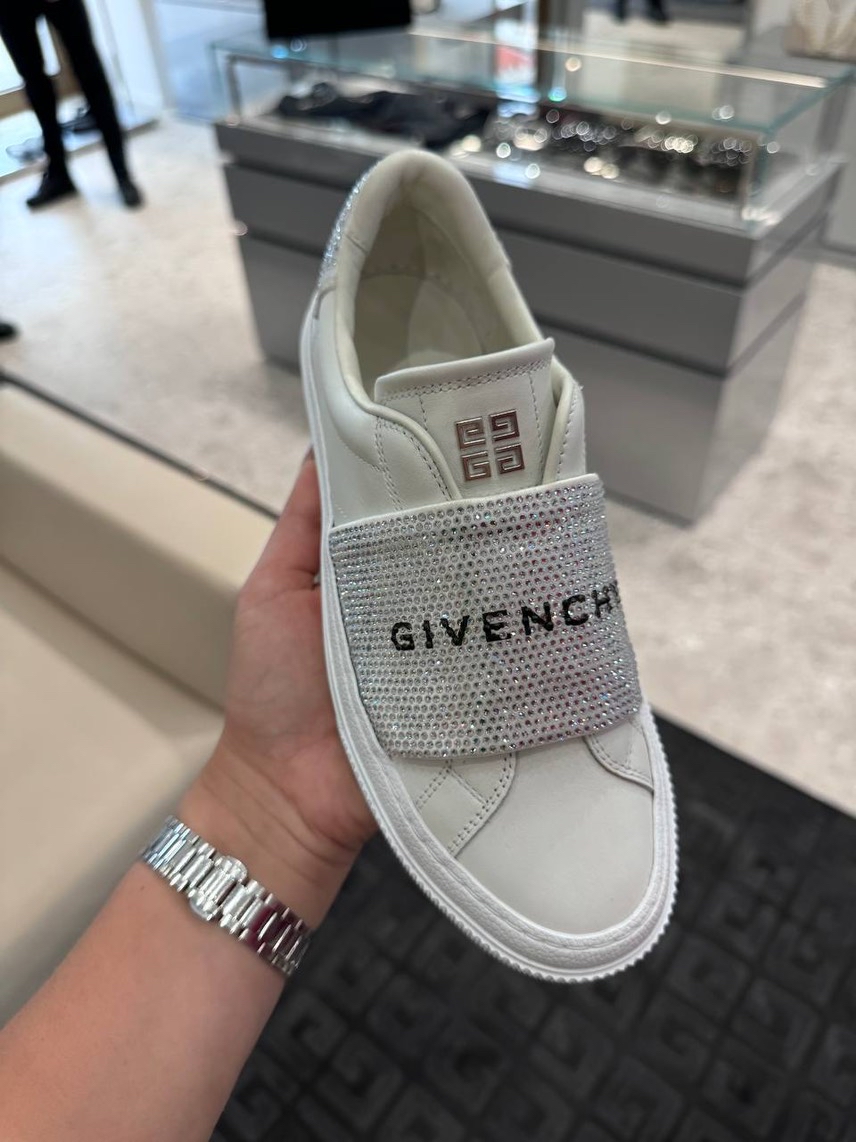 GIVENCHY Sneakers side view - Women's luxury Shoes