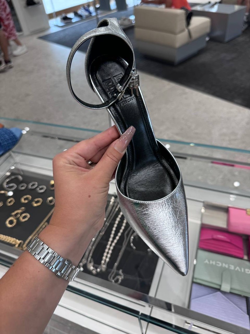 GIVENCHY Pumps side view - Women's luxury Shoes