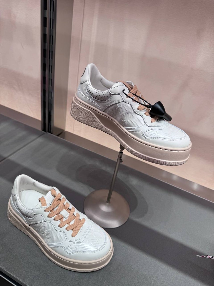 GUCCI Sneakers side view - Women's luxury Shoes