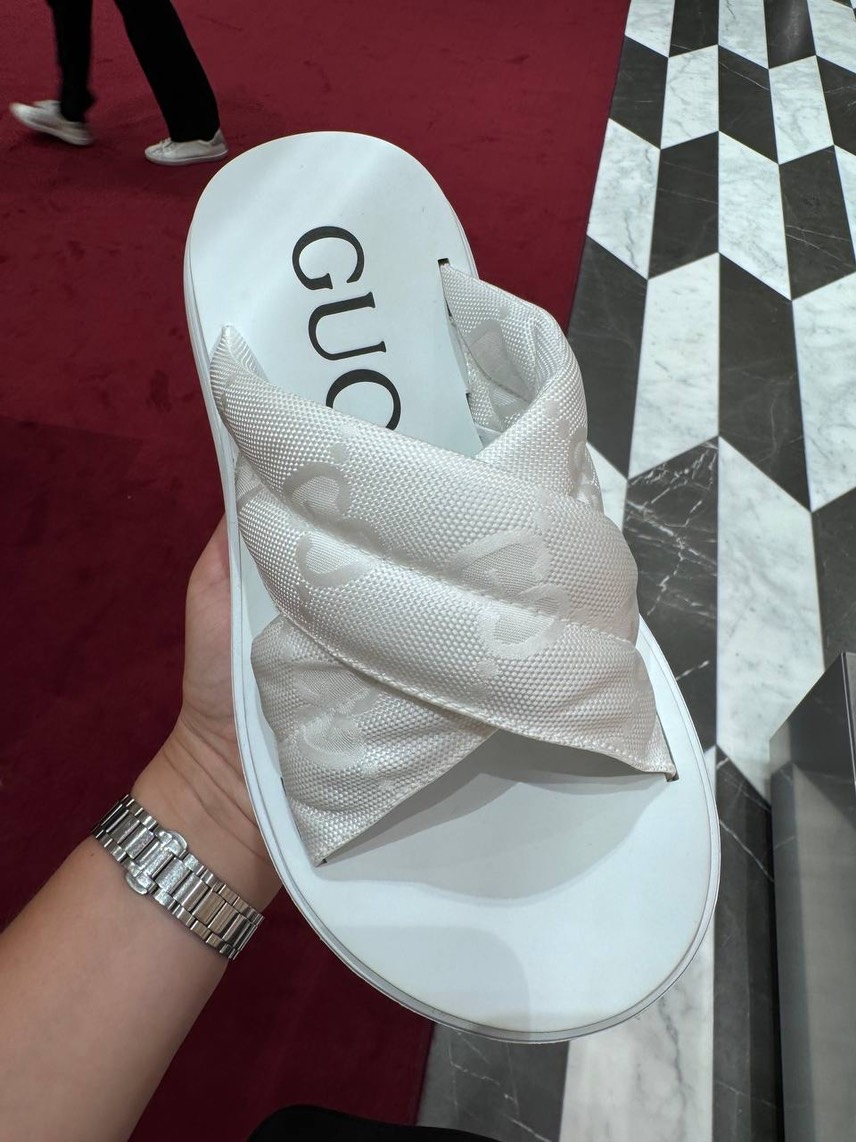 GUCCI Slides side view - Women's luxury Shoes