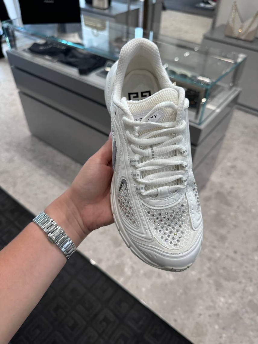 GIVENCHY Sneakers side view - Women's luxury Shoes
