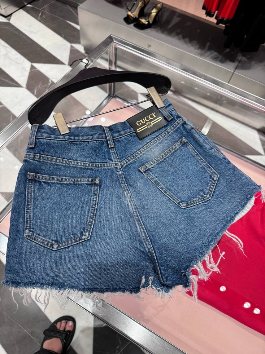 GUCCI Shorts side view - Women's luxury Clothes