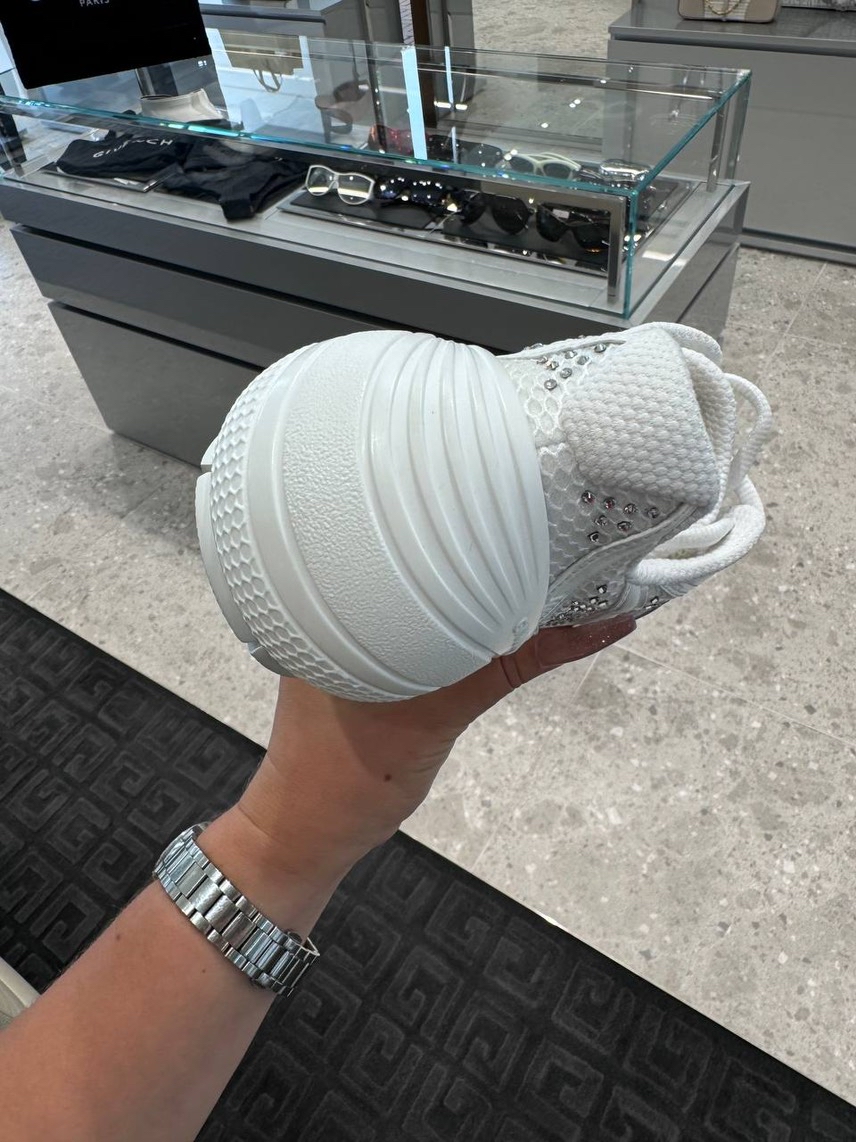 GIVENCHY Sneakers side view - Women's luxury Shoes