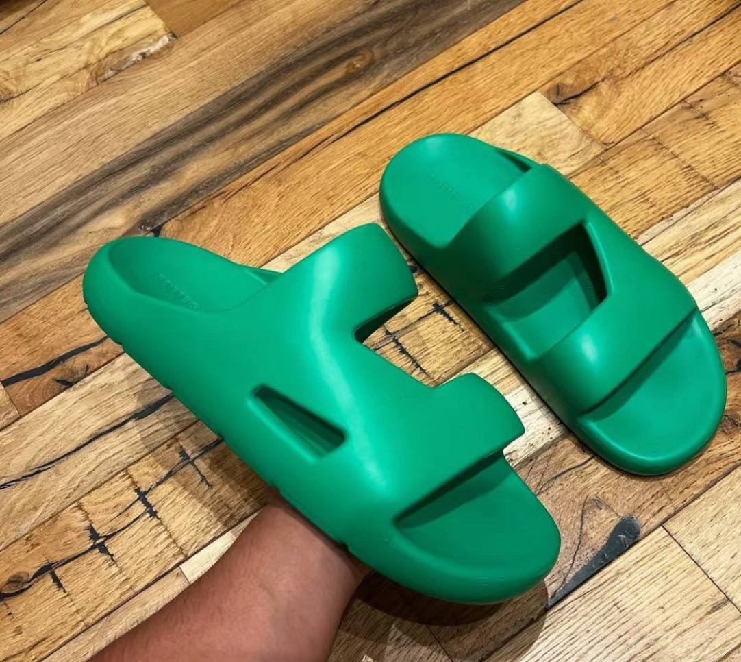 BOTTEGA VENETA Slides front view - Men's luxury Shoes