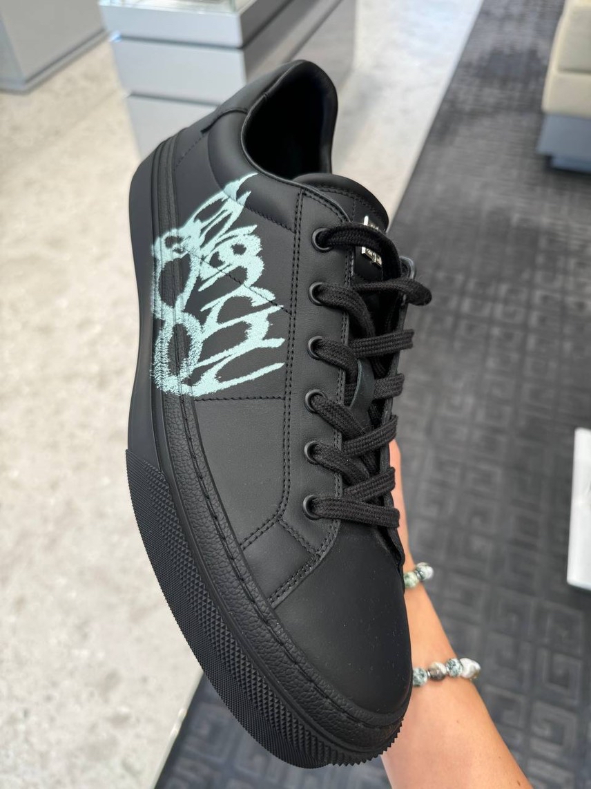 GIVENCHY Sneakers front view - Men's luxury Shoes