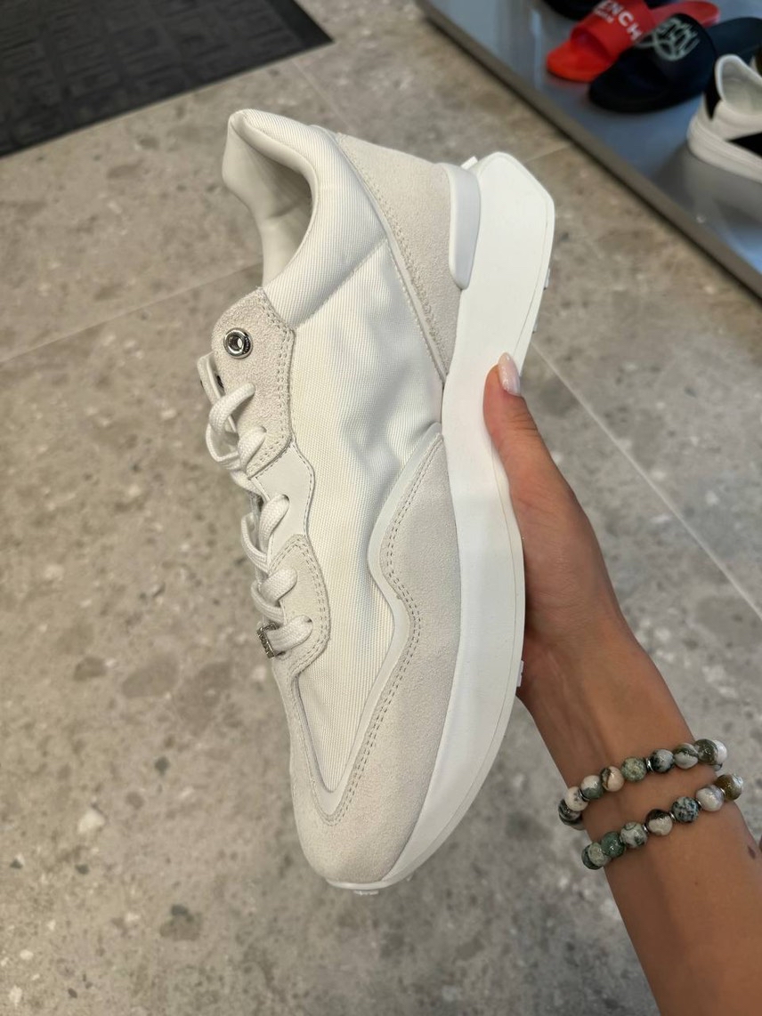 GIVENCHY Sneakers side view - Men's luxury Shoes