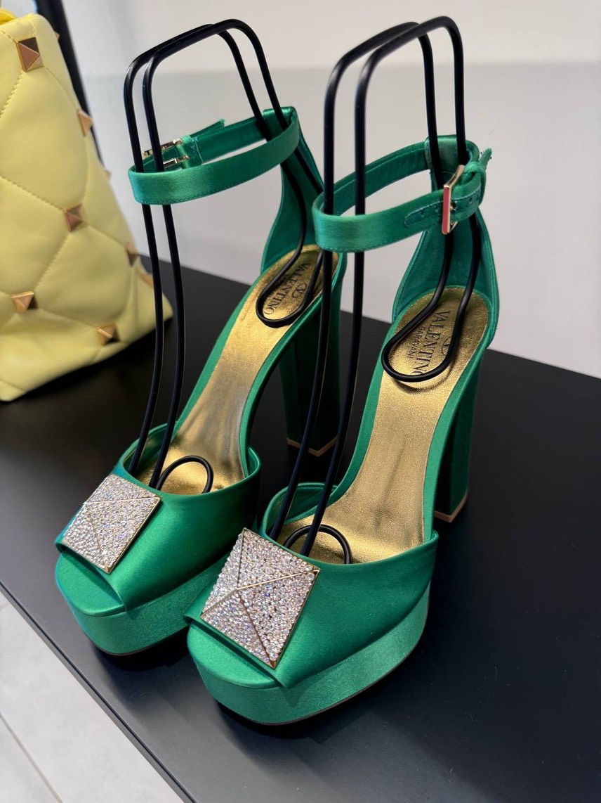 VALENTINO GARAVANI Sandals front view - Women's luxury Shoes