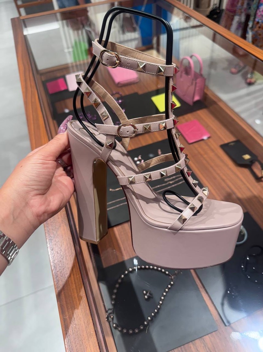 VALENTINO GARAVANI Sandals front view - Women's luxury Shoes