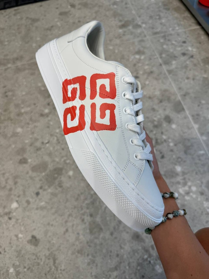 GIVENCHY Sneakers front view - Men's luxury Shoes