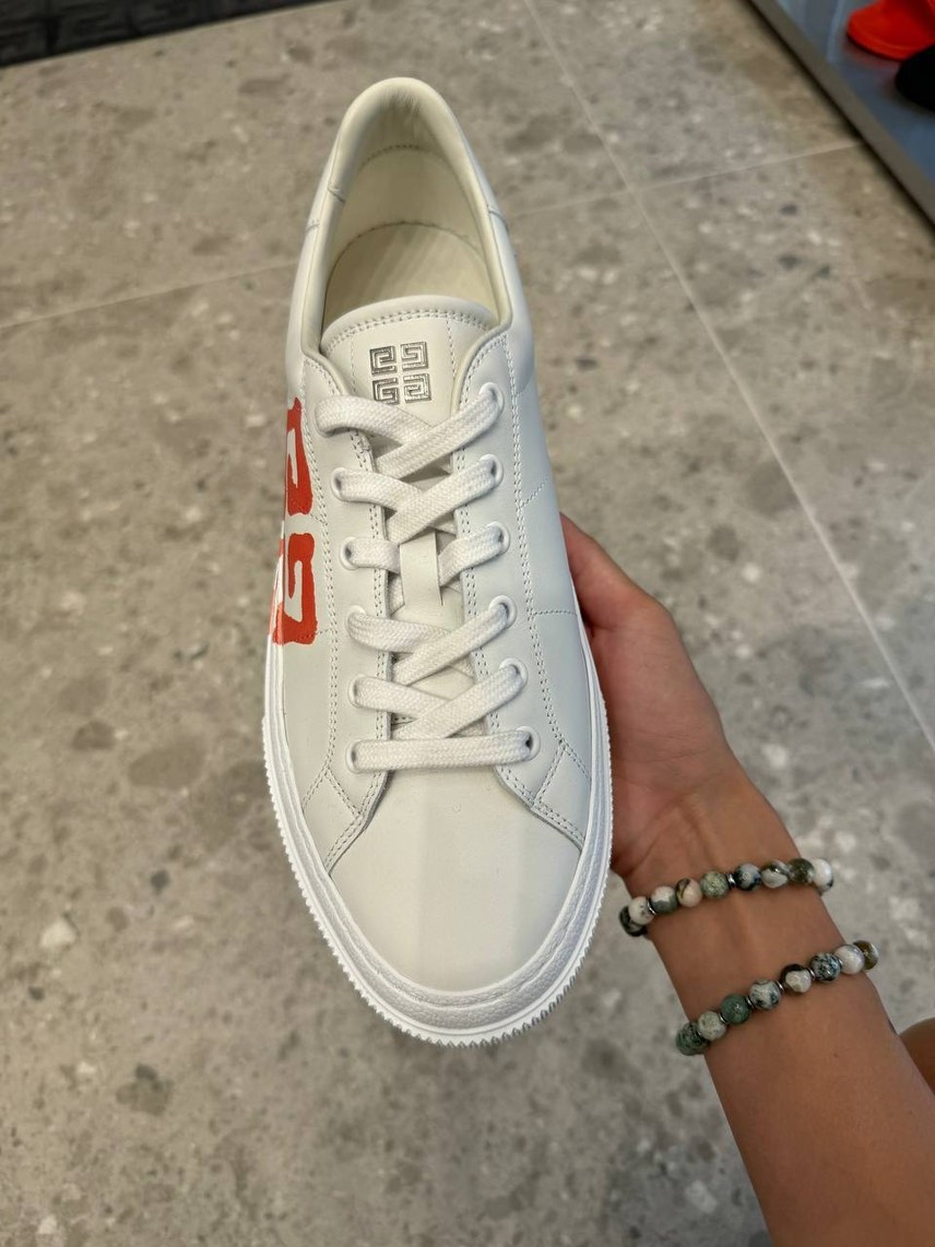 GIVENCHY Sneakers side view - Men's luxury Shoes