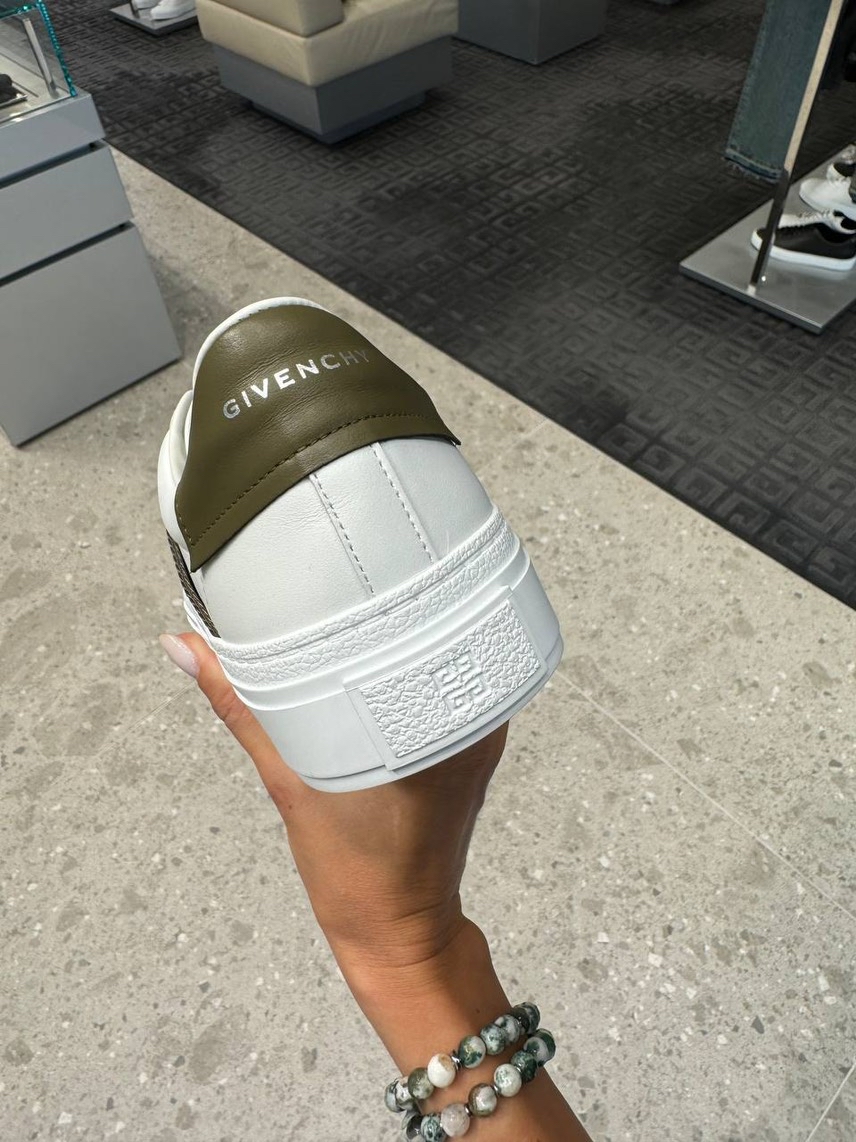 GIVENCHY Sneakers side view - Men's luxury Shoes