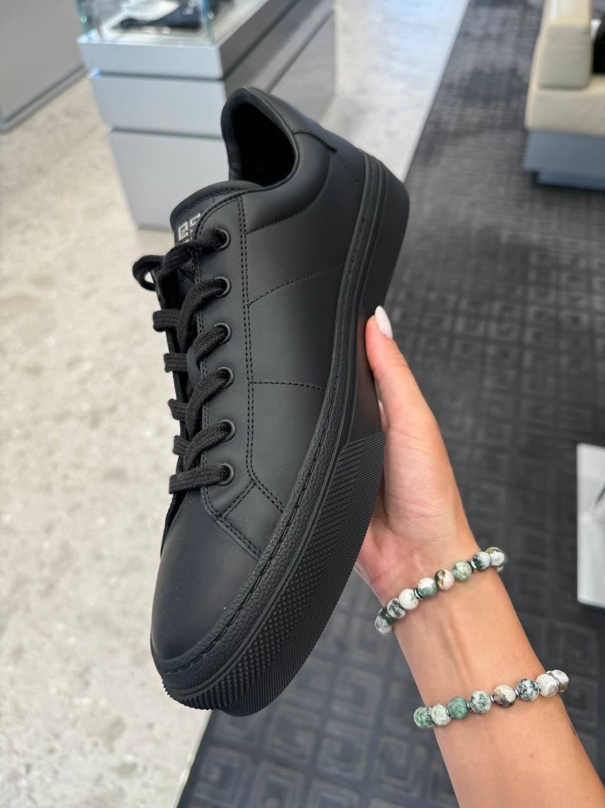 GIVENCHY Sneakers side view - Men's luxury Shoes
