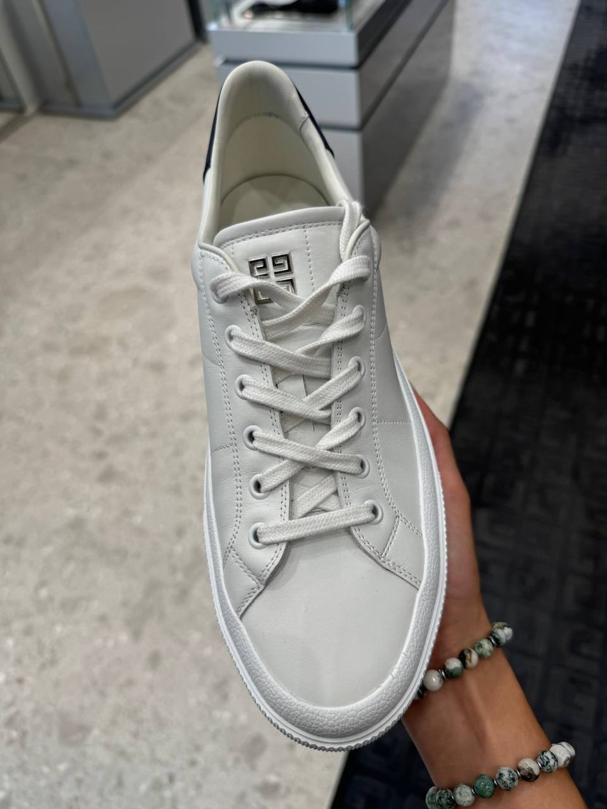 GIVENCHY Sneakers side view - Men's luxury Shoes