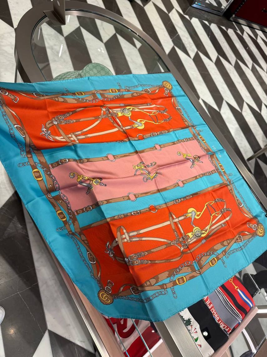 GUCCI Scarves front view - Women's luxury Accessories
