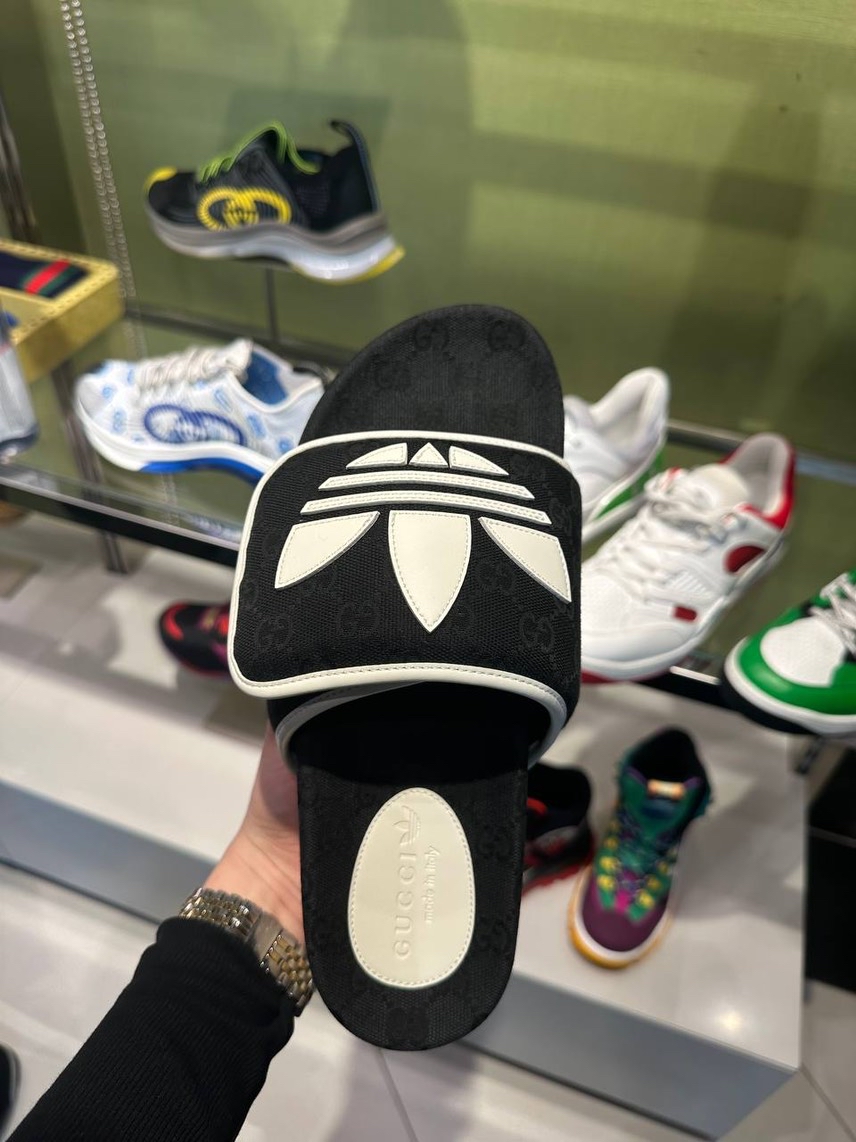 GUCCI Slides side view - Men's luxury Shoes