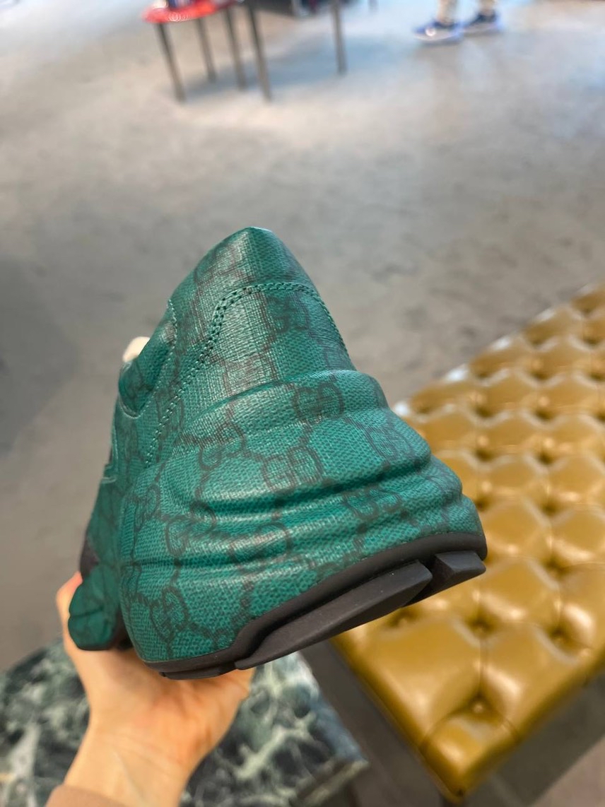 GUCCI Sneakers side view - Men's luxury Shoes