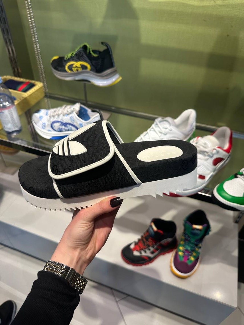 GUCCI Slides front view - Men's luxury Shoes