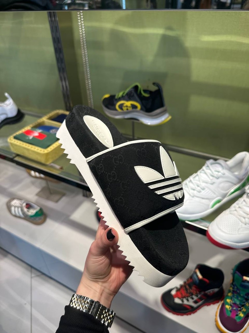 GUCCI Slides side view - Men's luxury Shoes