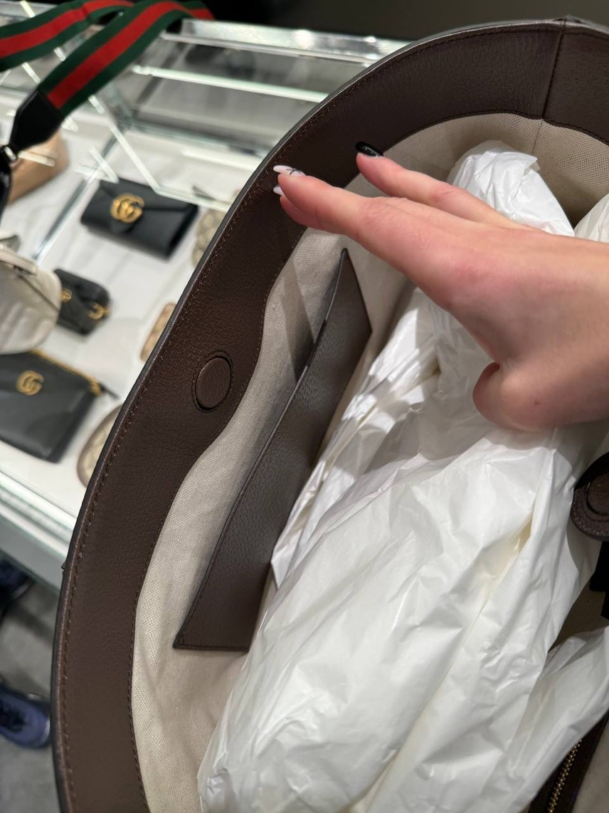 GUCCI Totes side view - Women's luxury Bags