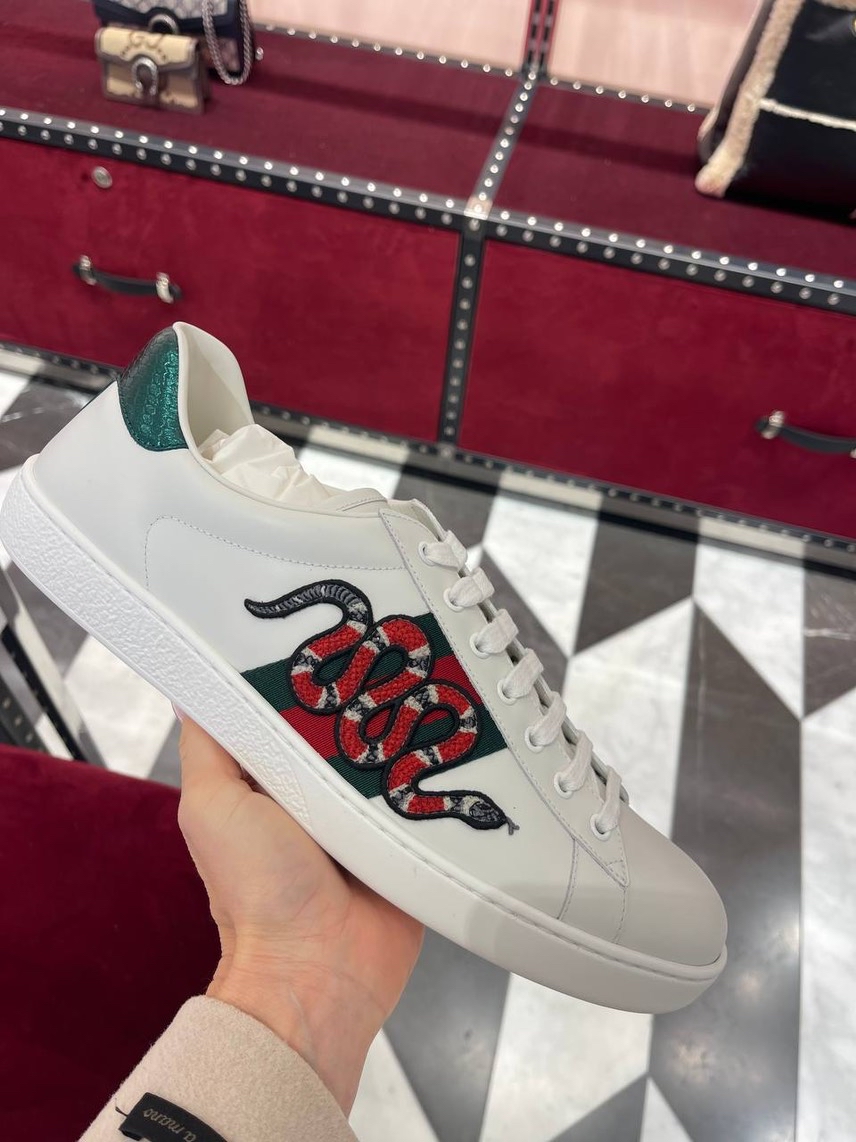 GUCCI Sneakers side view - Men's luxury Shoes