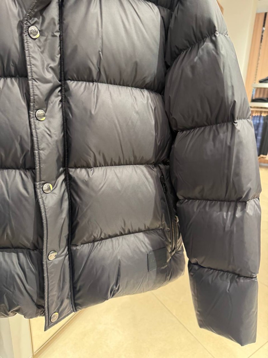 BURBERRY Down jacket side view - Men's luxury Clothes