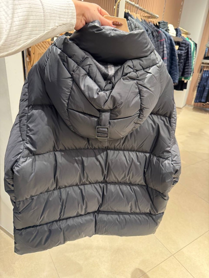 BURBERRY Down jacket side view - Men's luxury Clothes
