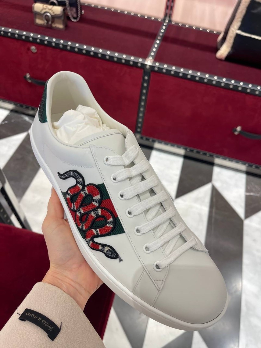 GUCCI Sneakers side view - Men's luxury Shoes