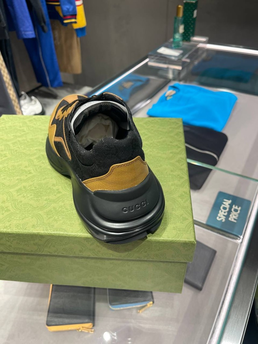 GUCCI Sneakers side view - Men's luxury Shoes
