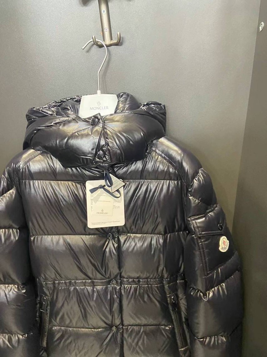 MONCLER Down jacket side view - Women's luxury Clothes