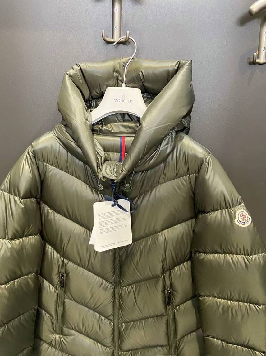 MONCLER Down jacket side view - Women's luxury Clothes