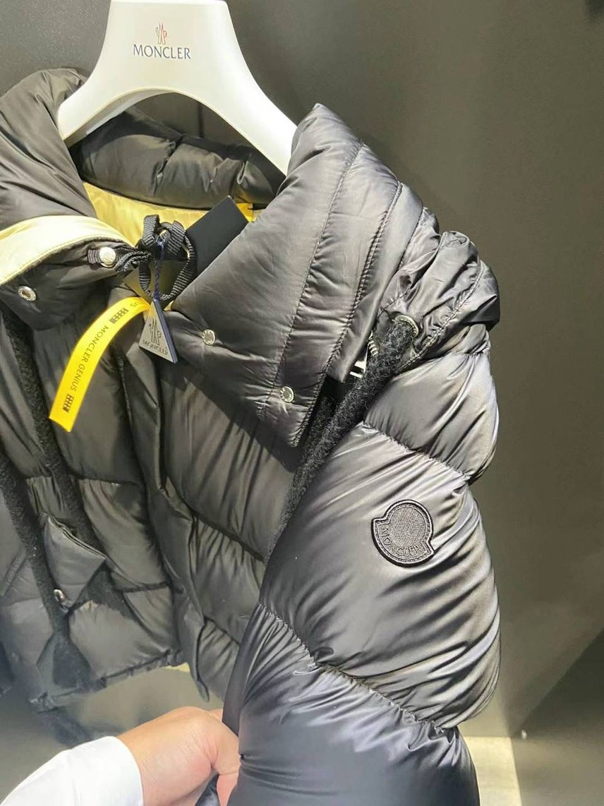 MONCLER Down jacket side view - Women's luxury Clothes