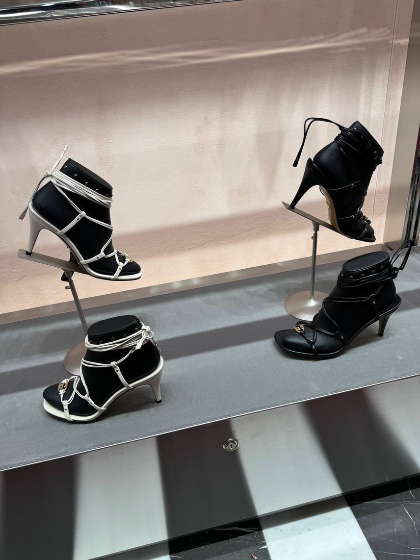 GUCCI Sandals side view - Women's luxury Shoes