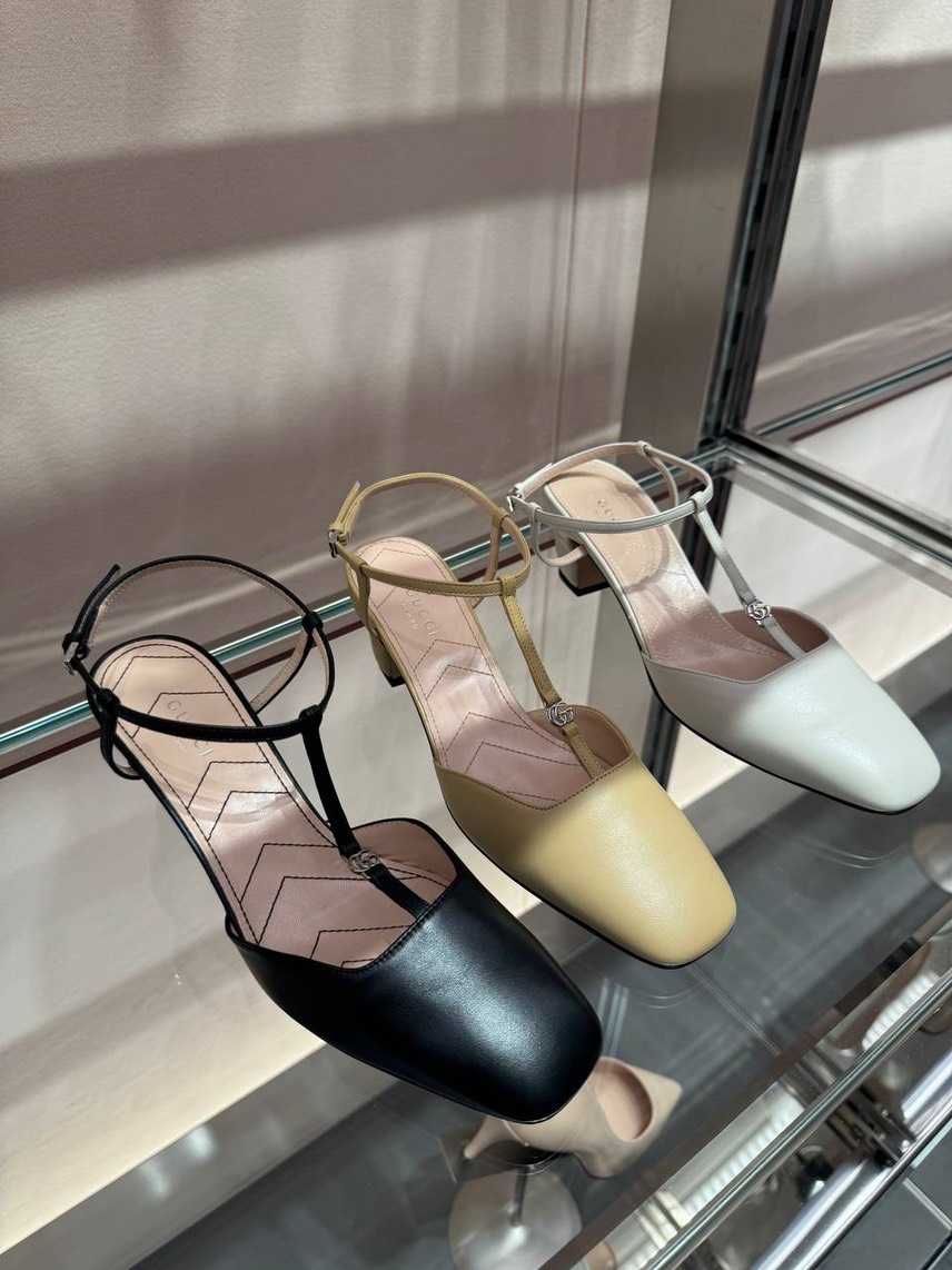 GUCCI Sandals side view - Women's luxury Shoes