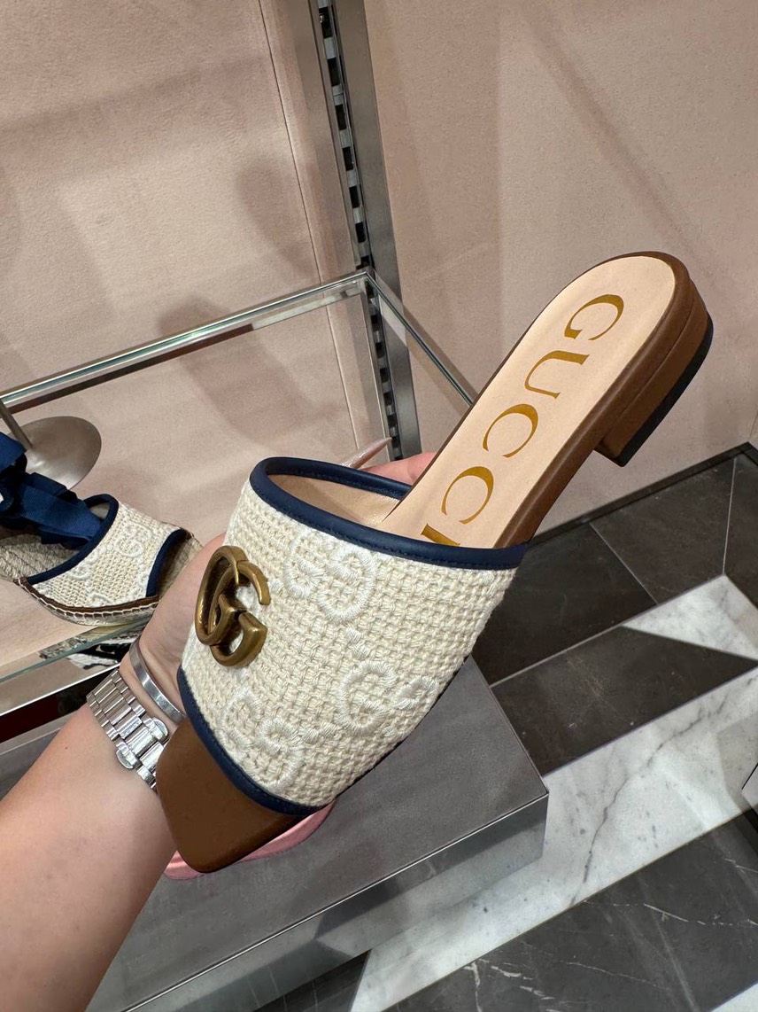 GUCCI Slides front view - Women's luxury Shoes