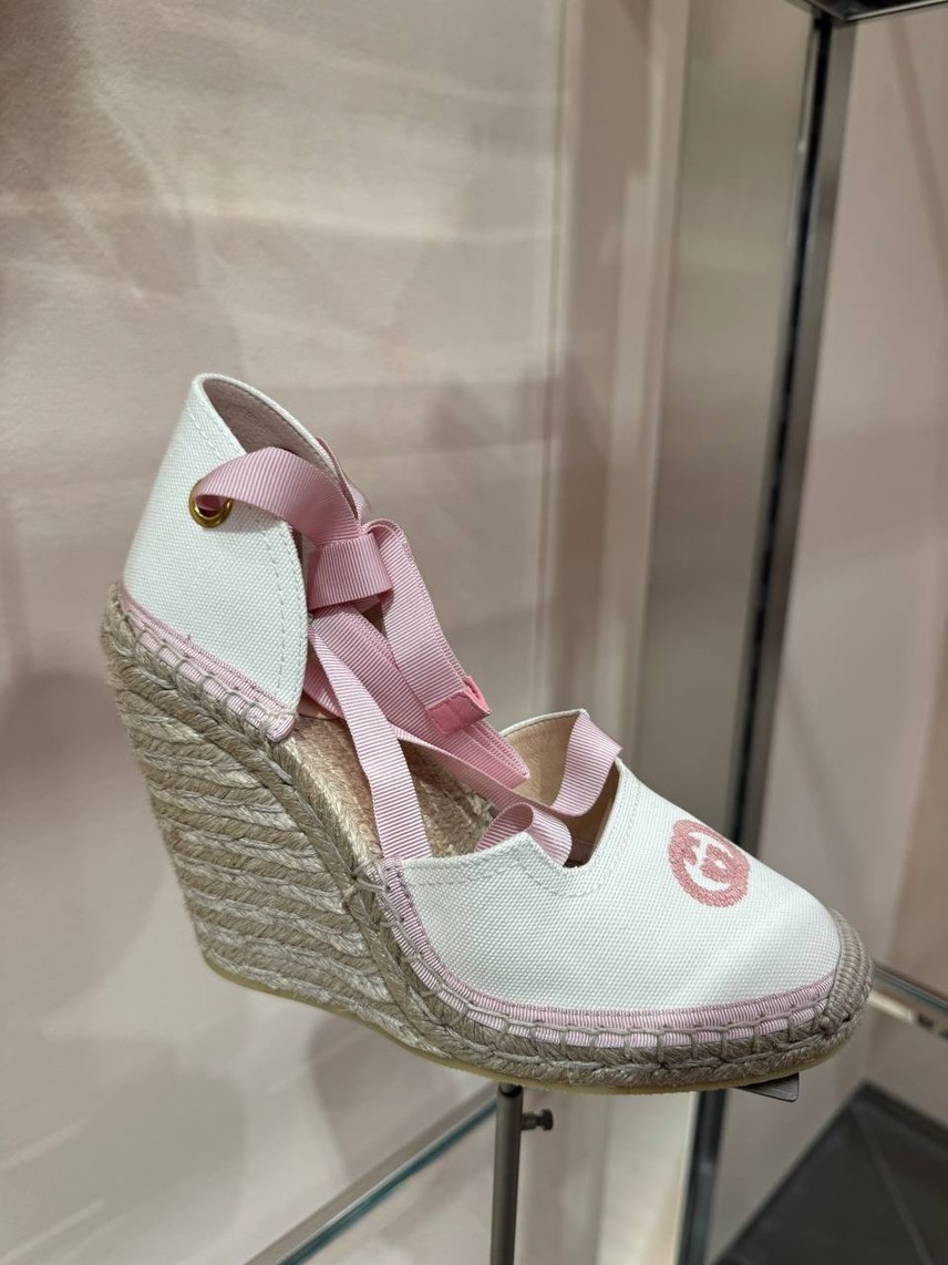 GUCCI Espadrilles side view - Women's luxury Shoes