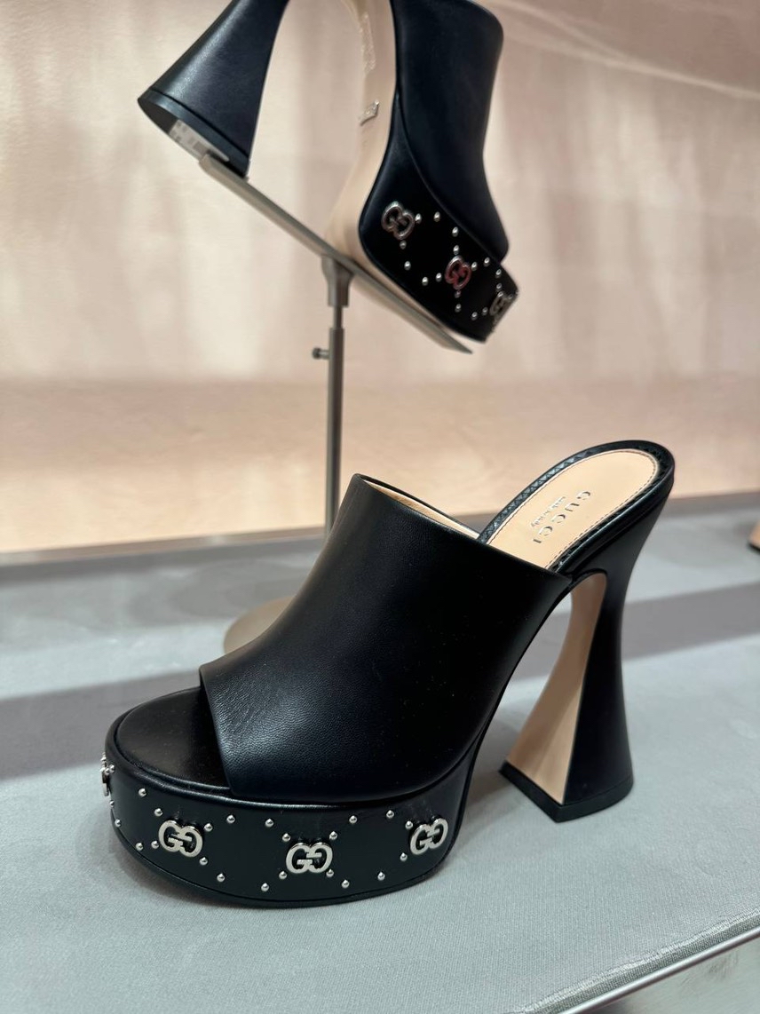 GUCCI Sandals front view - Women's luxury Shoes