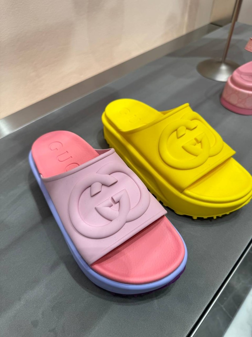 GUCCI Slides front view - Women's luxury Shoes