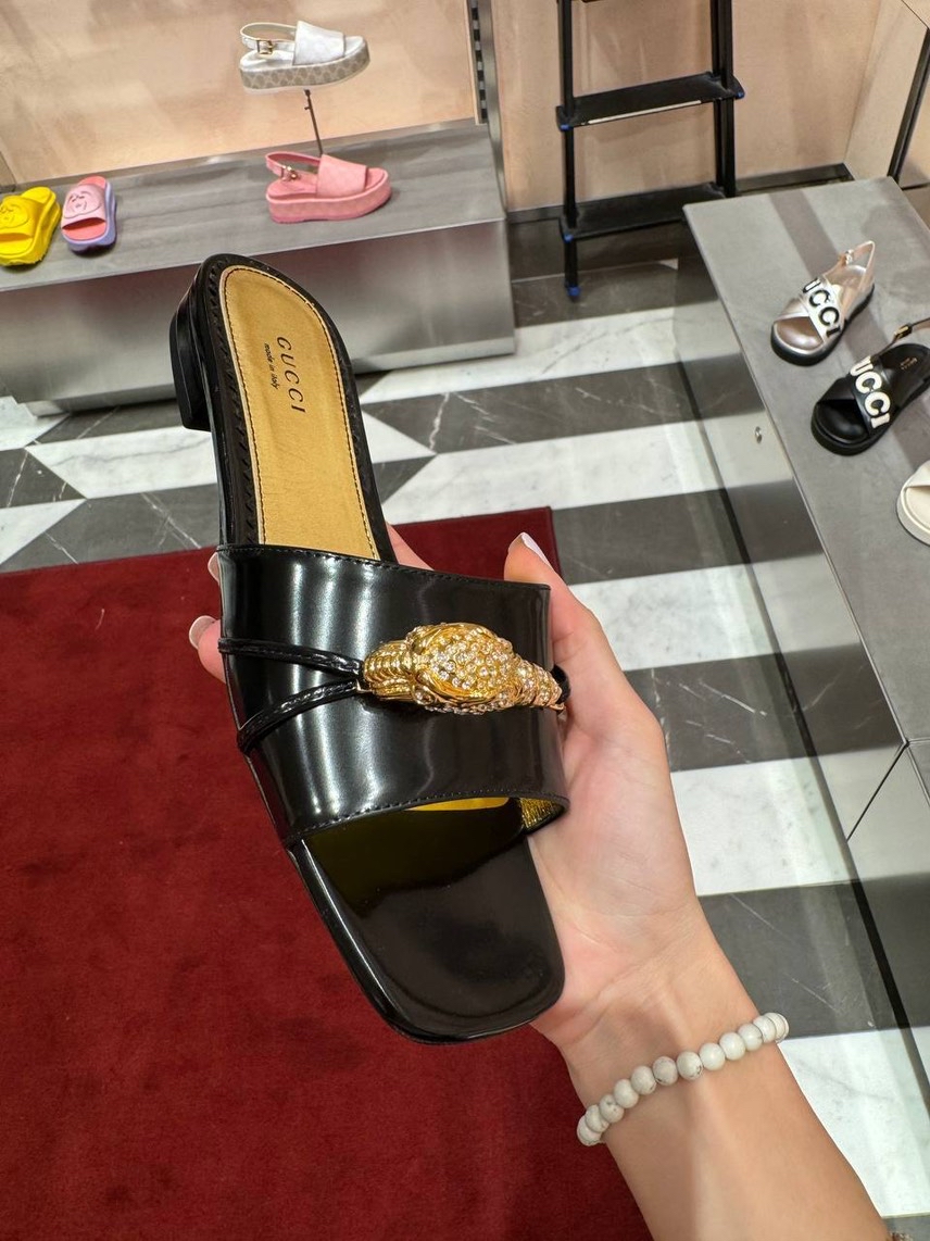 GUCCI Slides front view - Women's luxury Shoes