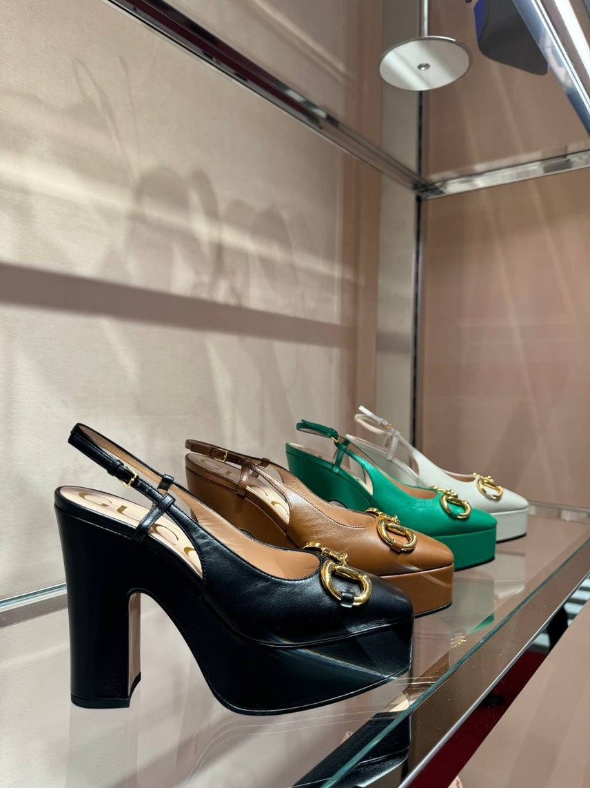 GUCCI Pumps front view - Women's luxury Shoes