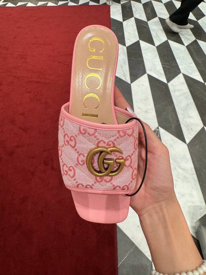 GUCCI Slides side view - Women's luxury Shoes