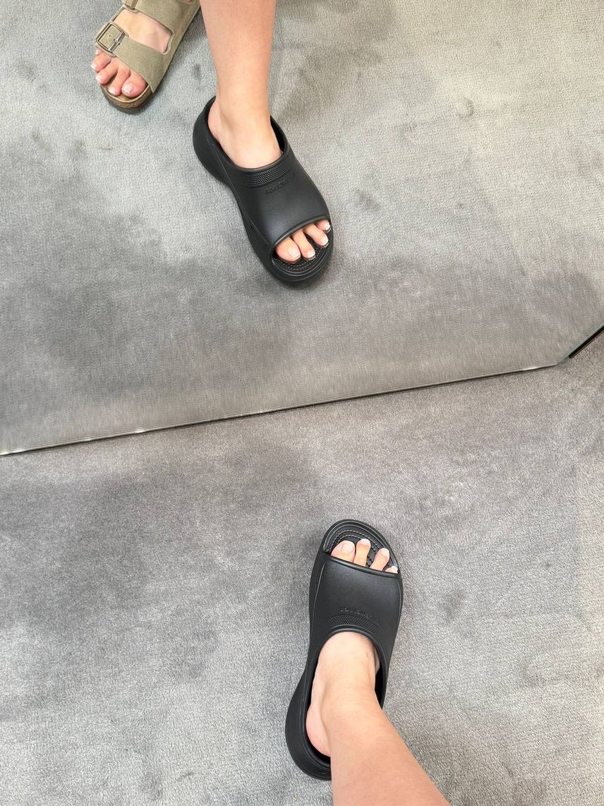 BALENCIAGA Sandals side view - Women's luxury Shoes