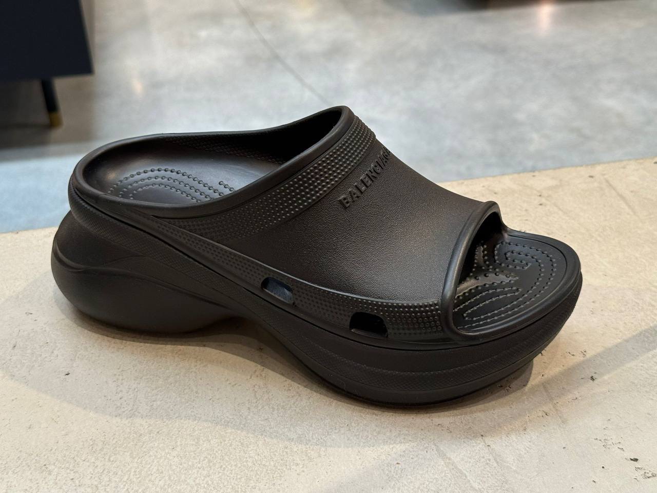 BALENCIAGA Sandals front view - Women's luxury Shoes