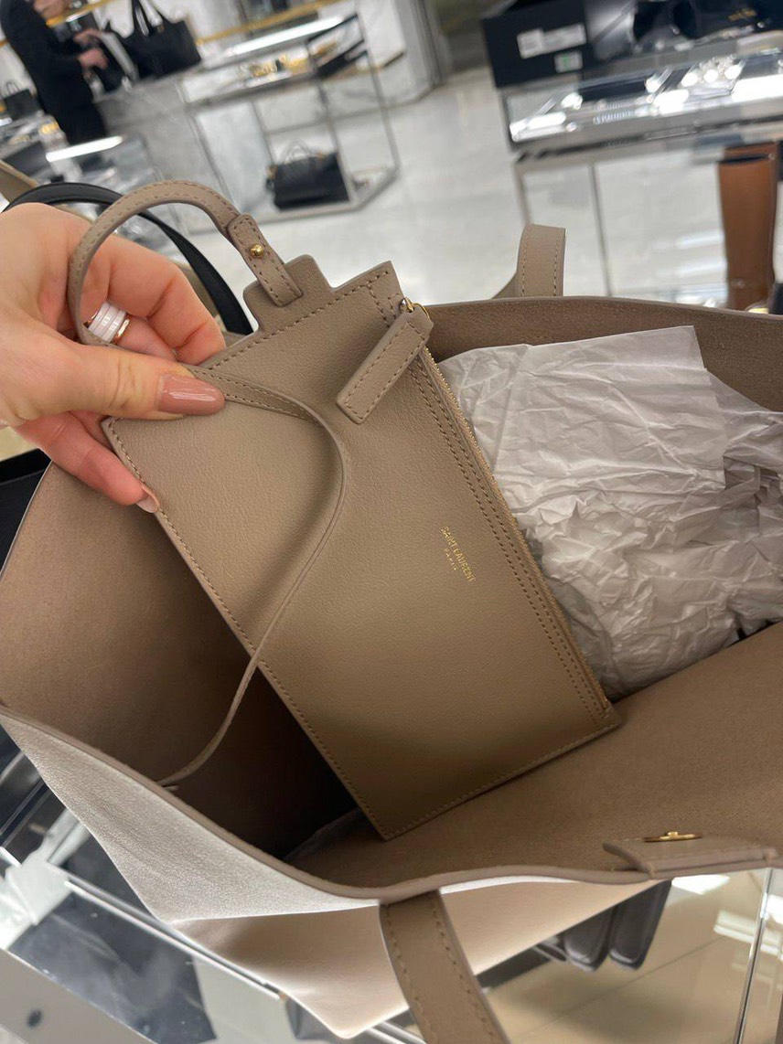YVES SAINT LAURENT Totes side view - Women's luxury Bags