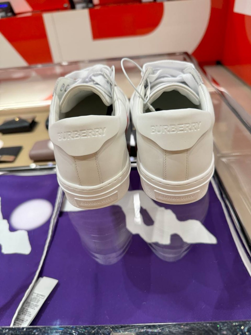 BURBERRY Sneakers side view - Men's luxury Shoes