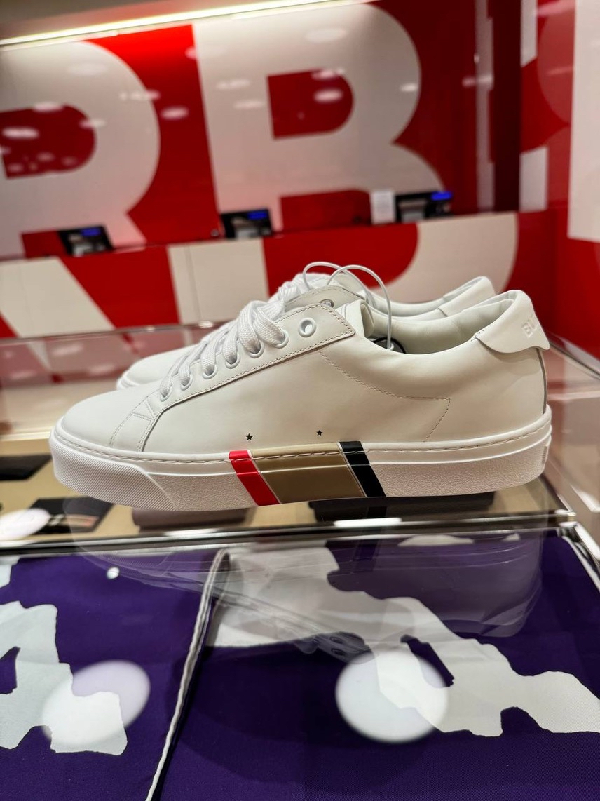 BURBERRY Sneakers front view - Men's luxury Shoes