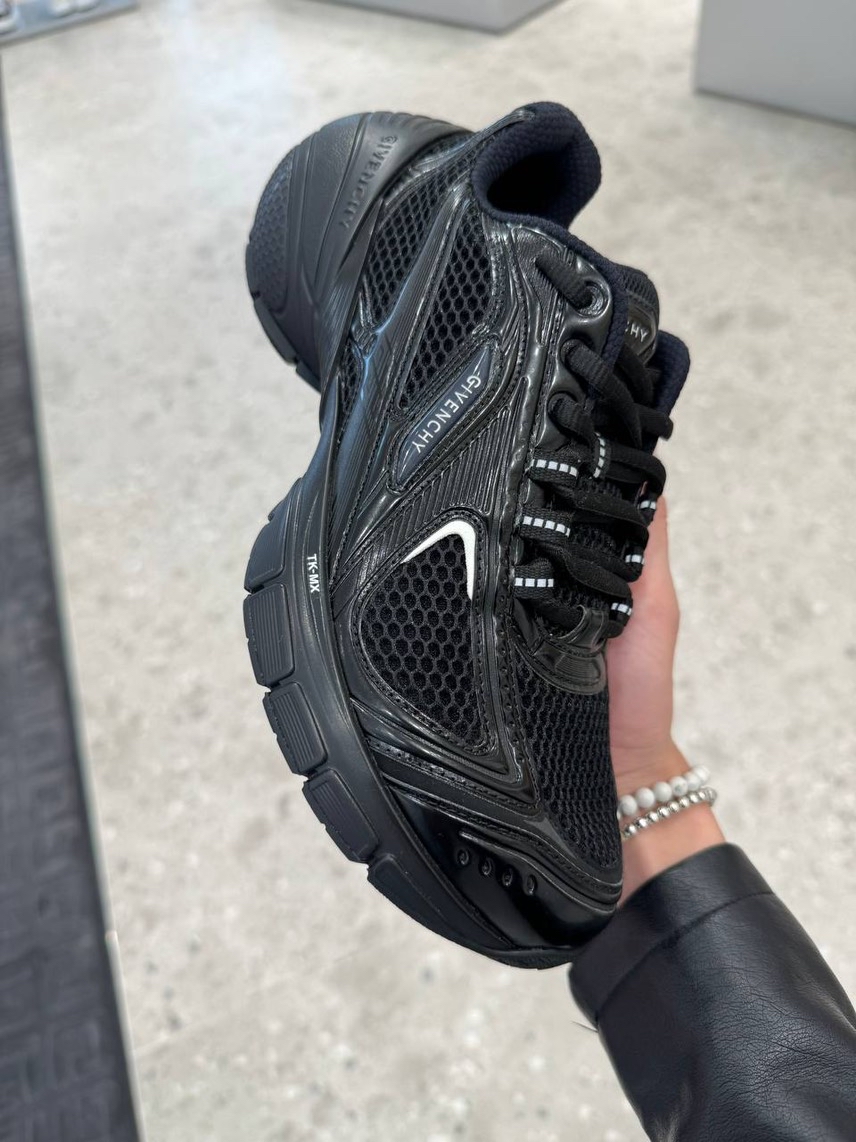 GIVENCHY Sneakers front view - Men's luxury Shoes