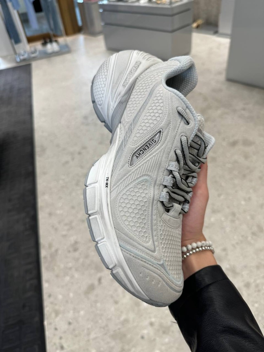 GIVENCHY Sneakers front view - Men's luxury Shoes