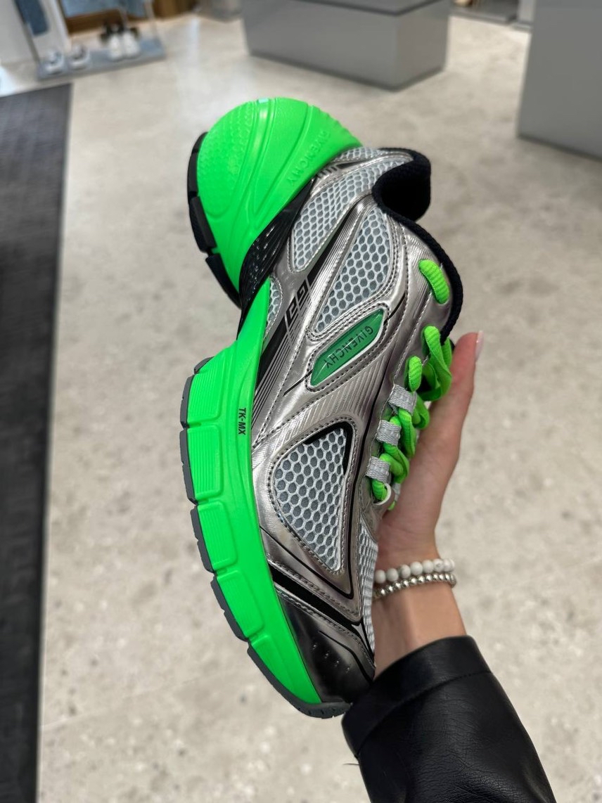 GIVENCHY Sneakers front view - Men's luxury Shoes