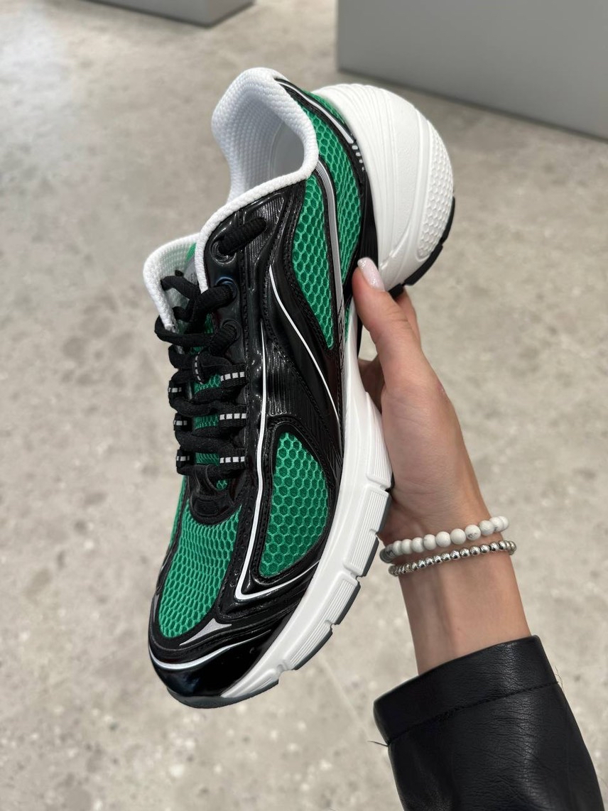 GIVENCHY Sneakers front view - Men's luxury Shoes